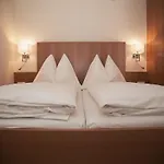Kern Buam Hotel 3*