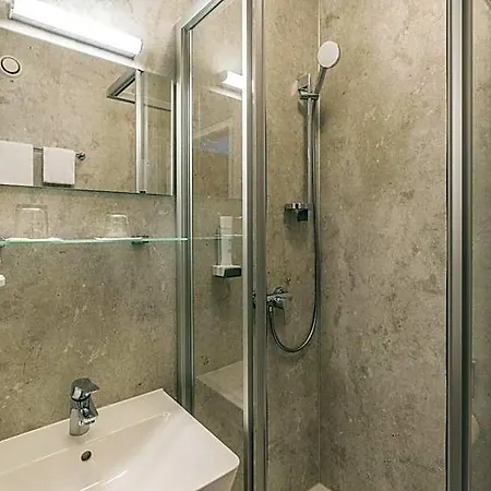Kern Buam Hotel